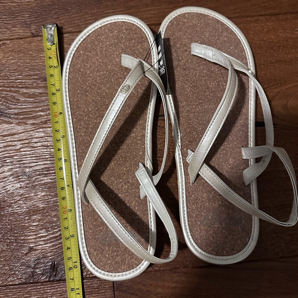 Sandals - Picture 4 of 6